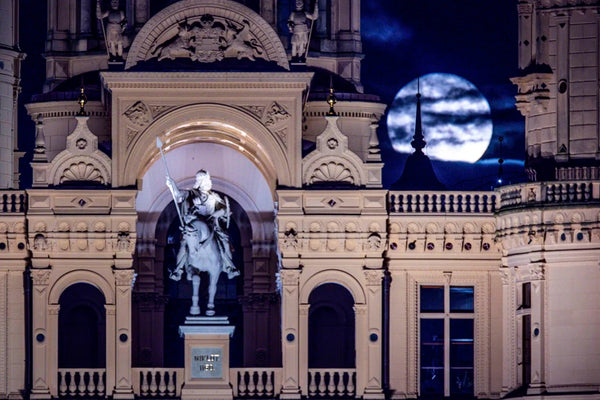 The Spectacular Supermoon: A Dazzling Display in the Night Sky - The Brand Decò