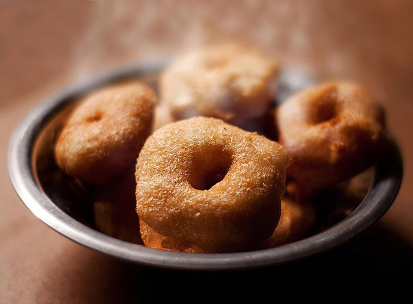▷ South Indian Cuisine: Crispy Medu Vada