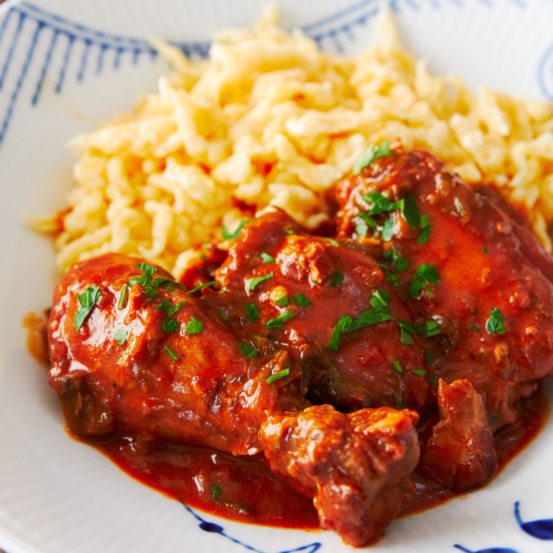 ▷ A Hungarian Recipe: Chicken Paprikash