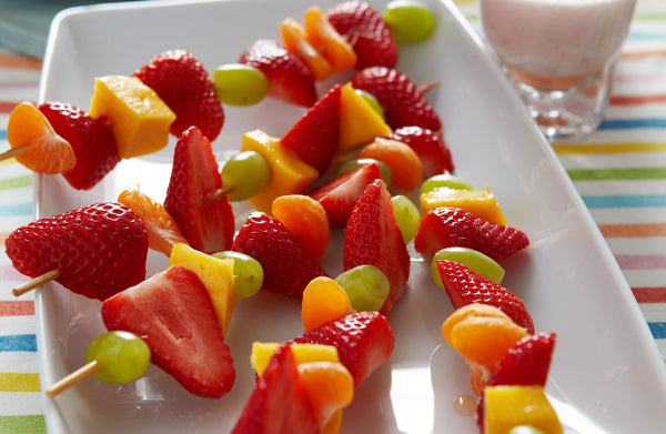 ▷ Healthy Snack: Frozen Fruit Sticks with Passion Fruit & Lime Drizzle