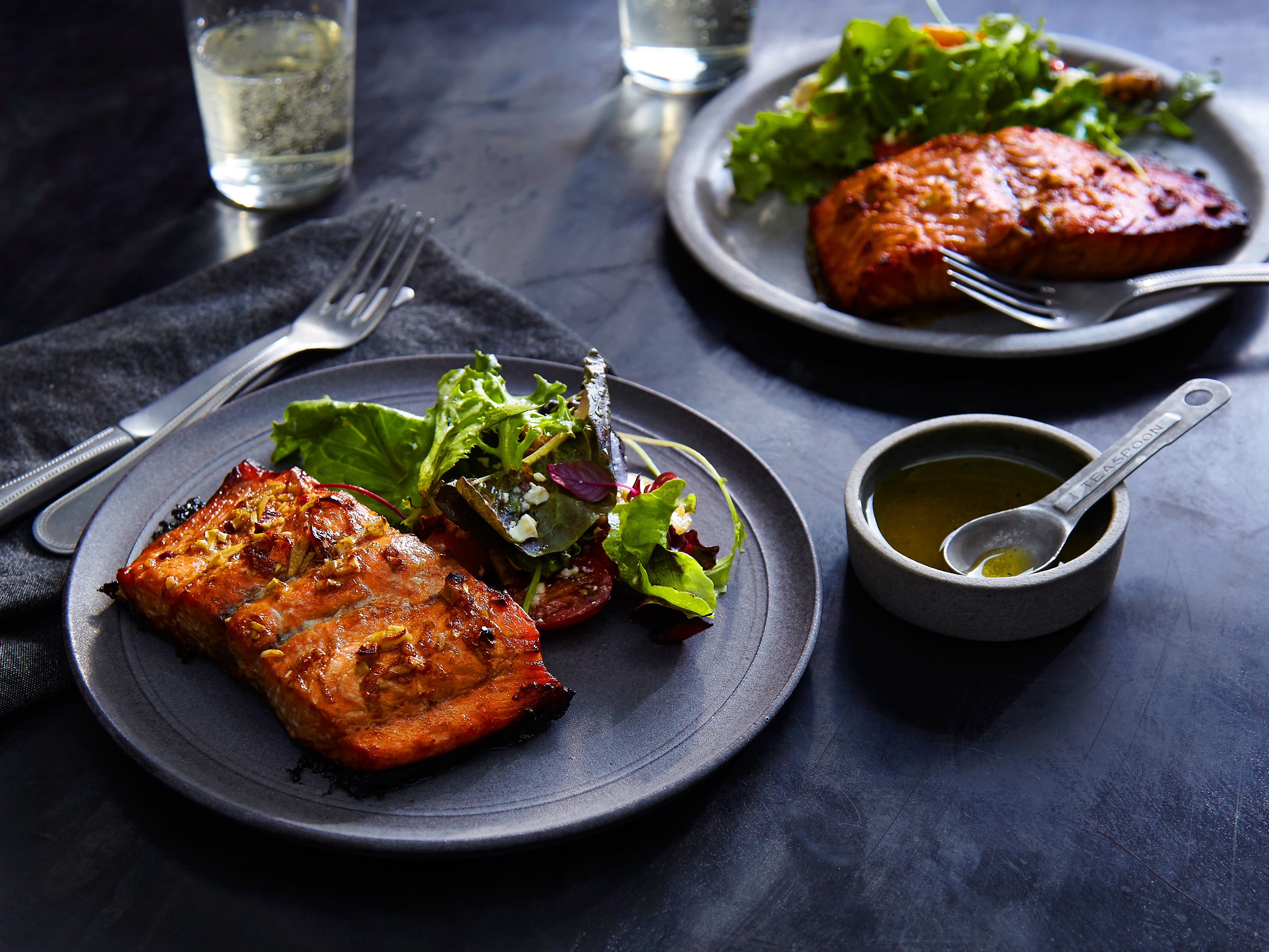 ▷ Enjoy this Salmon Recipe: Maple Balsamic Salmon | The Brand Decò