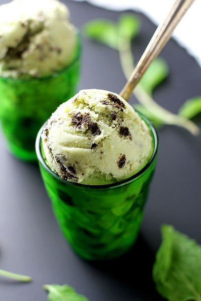 ▷ Vegan Ice-Cream: Mint Cookies & Cream