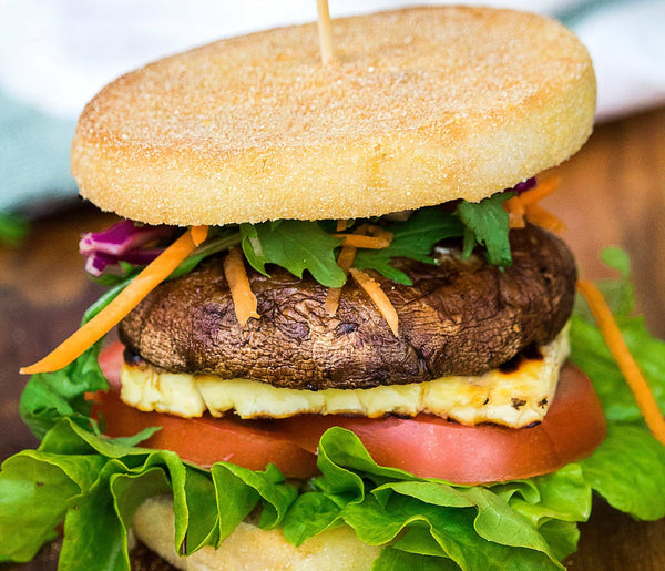 ▷ Veggie Burger: Portobello Halloumi Burger | The Brand Decò