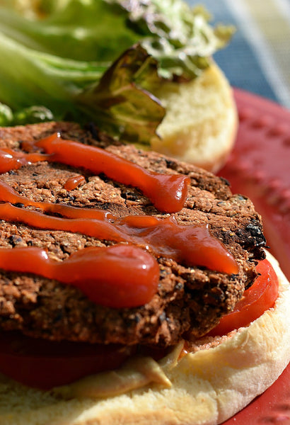 ▷ Gourmet Burgers: Spicy Southwestern Black Bean Burger | The Brand Decò