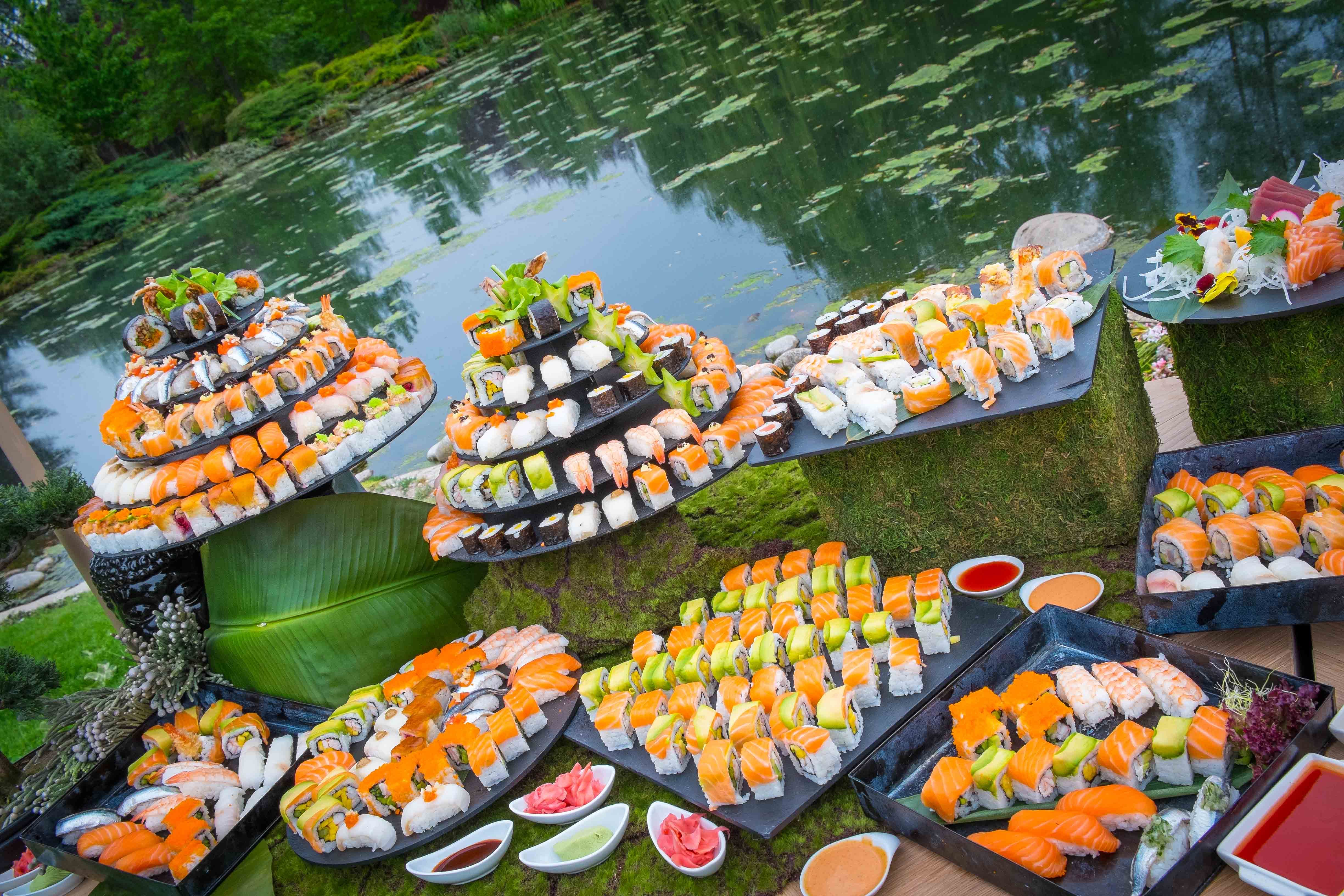 Sushi Catering: To a New Year’s Eve with a Gourmet Twist