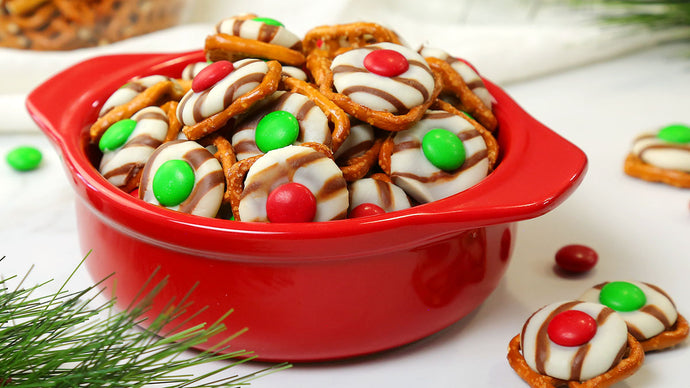 ▷ Festive Pretzel | Easy Cristmas pretzel treats for holiday | The Brand Decò
